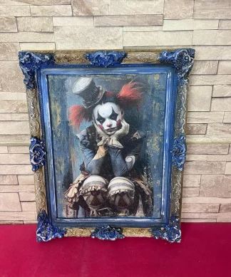 Cuadro decorativo vintage “Melancolía de circo” con marco ornamental de resina